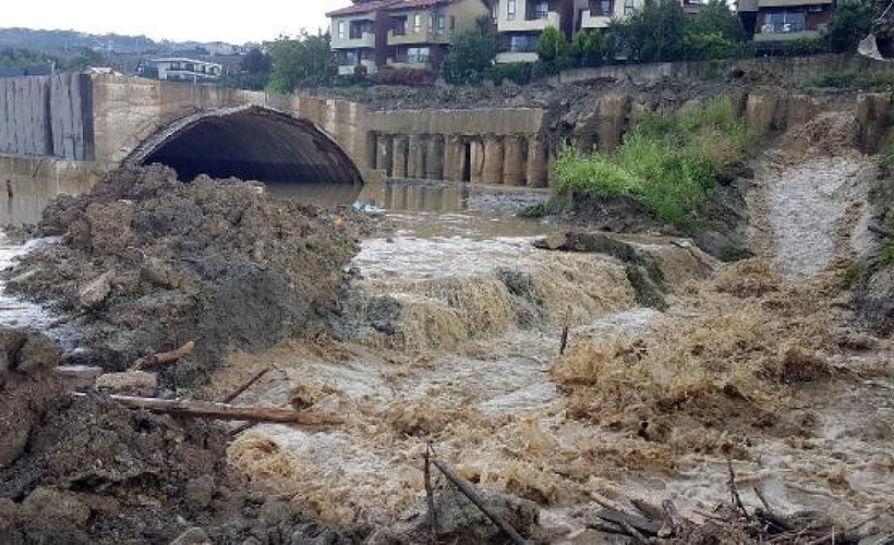 Sakarya'da sağanak: Dere taştı, yüksek hızlı tren tüneli su altında kaldı