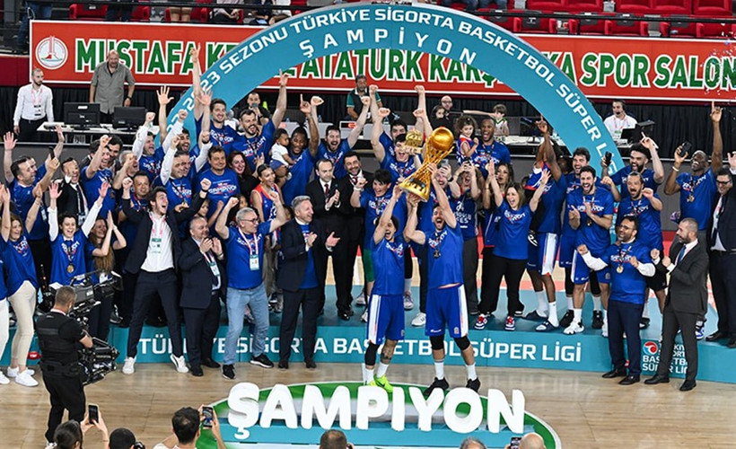 Anadolu Efes'in başantrenörü belli oldu