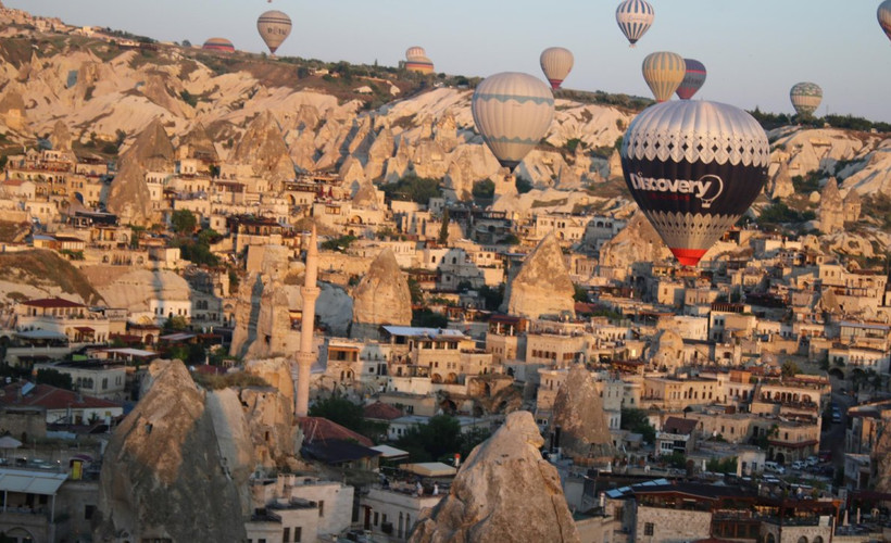 Kapadokya'da balon turunun saati en az 100 euro: 'Yabancılar biniyor yerliler izliyor'
