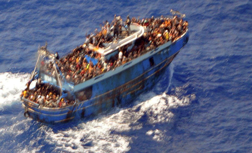 Frontex: Atina, yüzlerce göçmenin kaybolduğu tekne için yardım teklifini reddetti