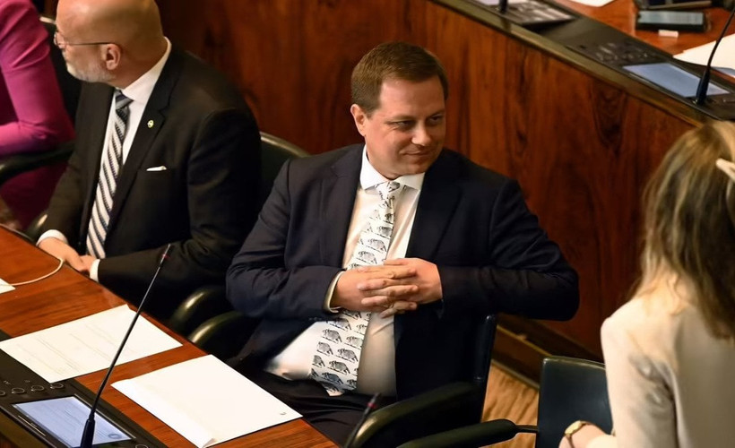 Finlandiya Ekonomi Bakanı istifa etti: Nazilerle bağlantısı eleştiriliyordu