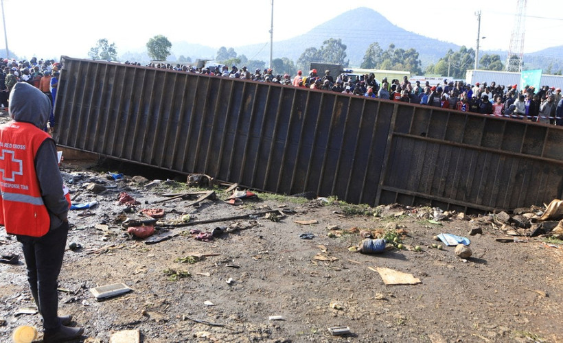 Kenya'da kamyon diğer araçlara ve yayalara çarptı: En az 51 kişi öldü