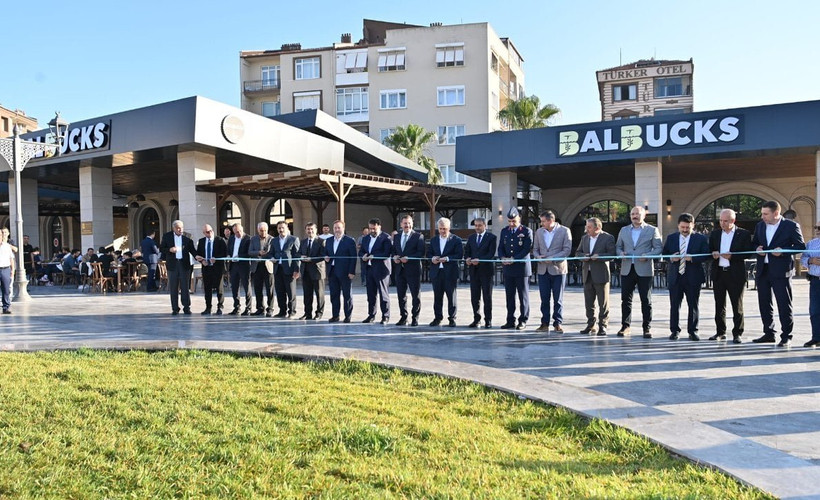 AKP'li belediye kahve dükkanı Balbucks'ı deprem toplanma alanına yapmış
