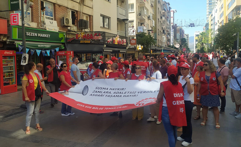 DİSK zamlara karşı İzmir'de sokağa indi