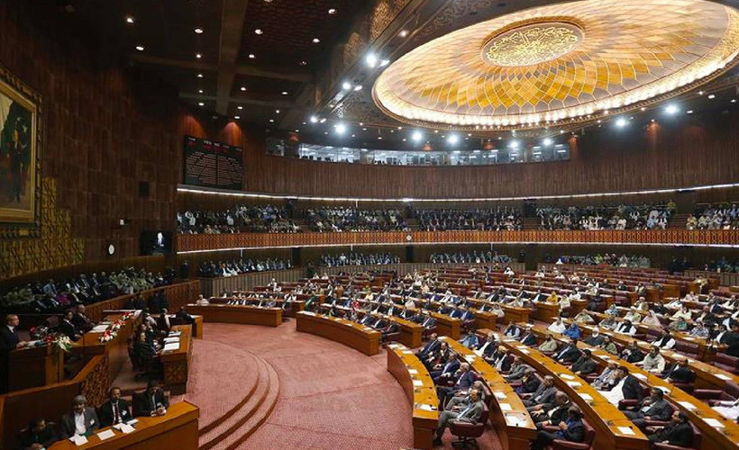 Pakistan Ulusal Meclisi bu yıl yapılması planlanan genel seçimler öncesi feshedildi