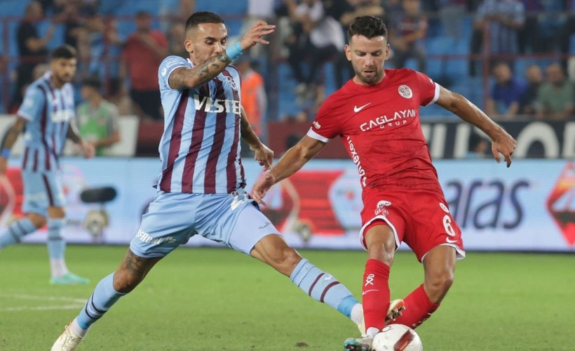 Trabzonspor, Bitexen Antalyaspor'u 1-0 yenerek lige 3 puanla başladı