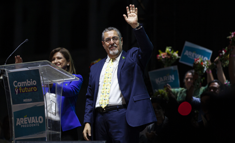 Guatemala'da merkez solun adayı Bernardo Arevalo başkanlık seçimlerini kazandı