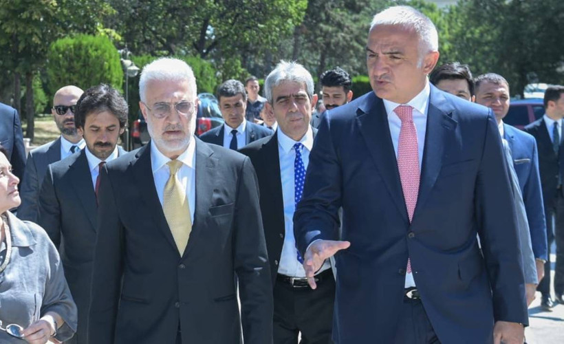 Kültür ve Turizm Bakanı Ersoy'dan Tamer Karadağlı'ya ziyaret