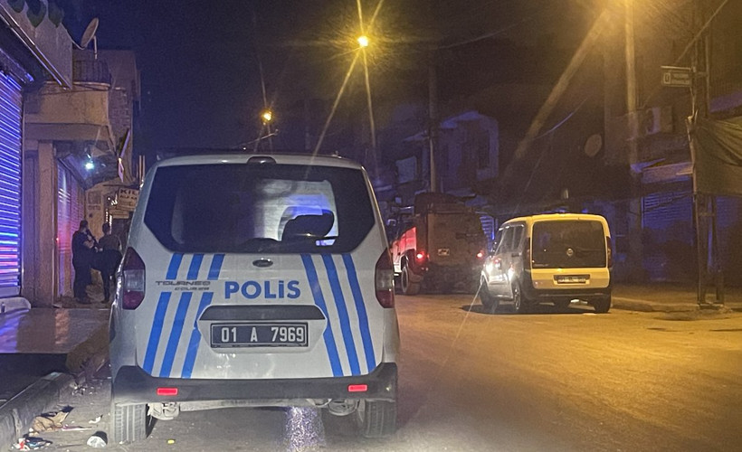 Adana'da motosikletli kişilerce silahlı saldırıya uğrayan bir kişi öldü