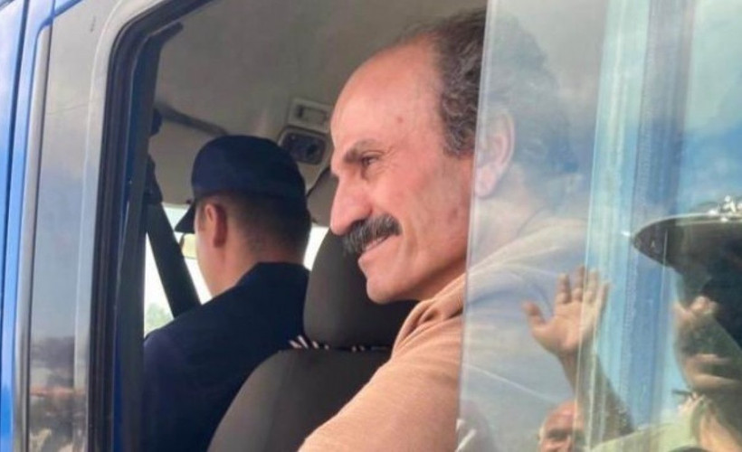 30 yıl sonra tahliye olan Kürt yazar Menaf Osman Geri Gönderme Merkezi'ne götürüldü