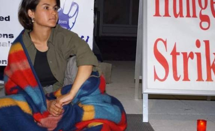 Açlık grevindeki Zaryab Paryani hastaneye kaldırıldı