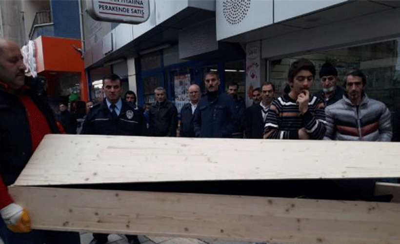 Çatıdan düşen işçi yaşamını yitirdi