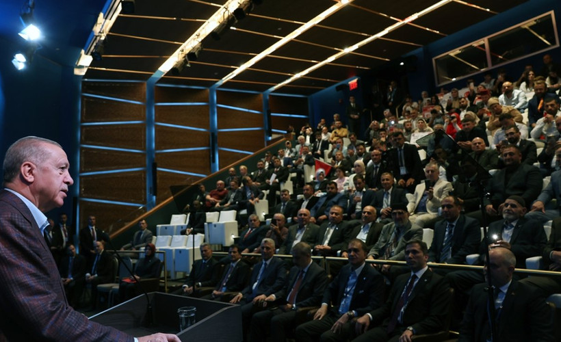 Erdoğan, ABD'de 820 kişiye kimlik verdi
