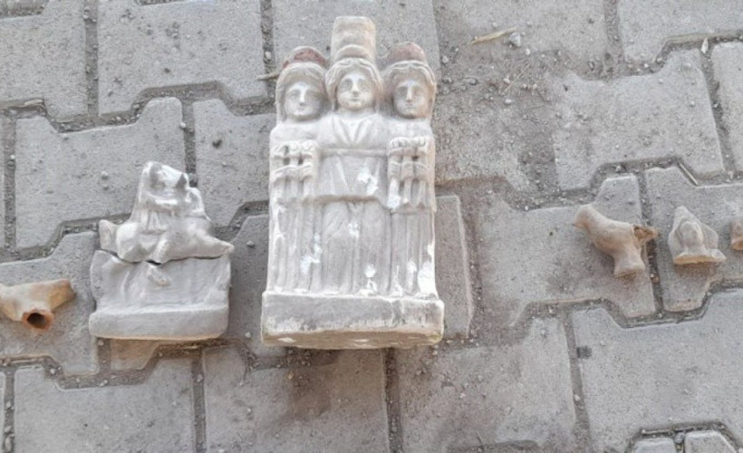 Afyon'daki mezar kazısında Roma dönemine ait eserler bulundu