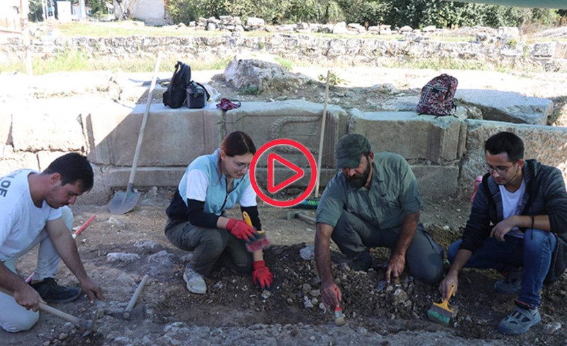Kütahya'daki Aizanoi Antik Kenti'nde 2 bin yıllık makyaj malzemeleri bulundu