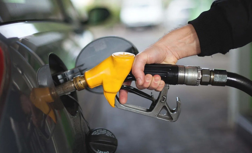 Benzine bu gece büyük zam geliyor