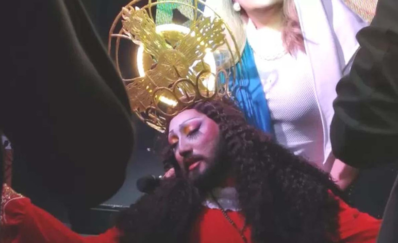 Filipinler'de İsa peygamberi taklit eden 'Drag Queen'e tutuklama: 'İstenmeyen kişi' ilan edildi