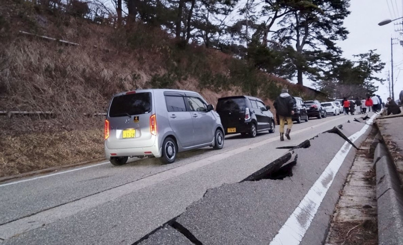 Japonya'da 7.6 büyüklüğündeki depremin ardından: Dört kişi öldü, en az 30 bina yıkıldı