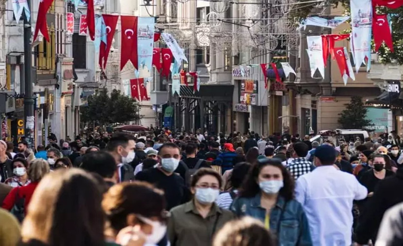 Ateş, kas ağrıları, öksürük… Prof. Dr. Esin Davutoğlu anlattı: Türkiye ‘kombo salgın’a teslim