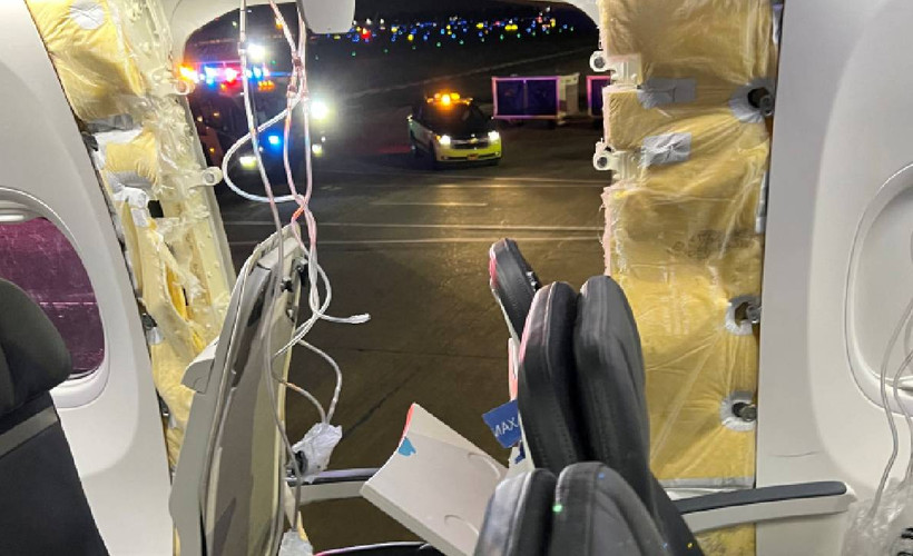 ABD'de havadayken gövdesinden parça kopan Boeing 737 MAX 9'un uçuşları geçici olarak durduruldu