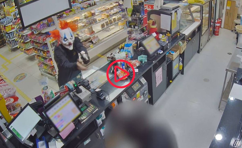 Avustralya’da polis palyaço maskeli hırsızı arıyor