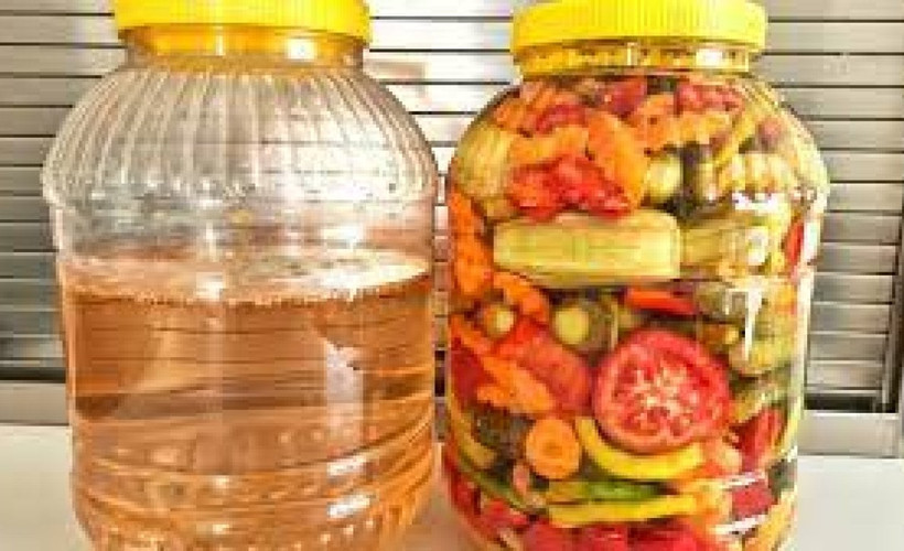 Turşu salyalanıyor veya beyazlaşıyorsa işte çözümü! Yılların ustası anlattı