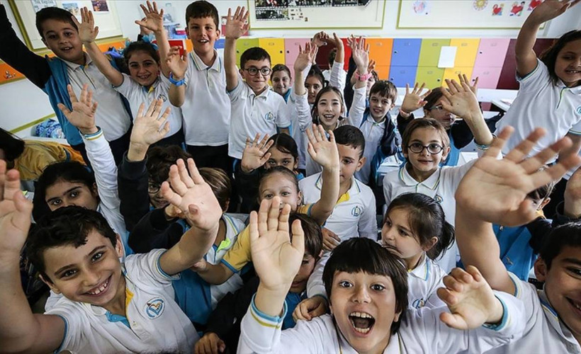 MEB çalışma başlattı: Tatil süresi kısalıyor, okul süresi artıyor
