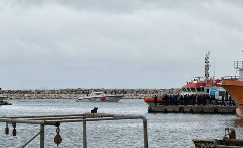 Marmara Denizi'nde batan geminin mürettebatını arama çalışmaları 4. gününde