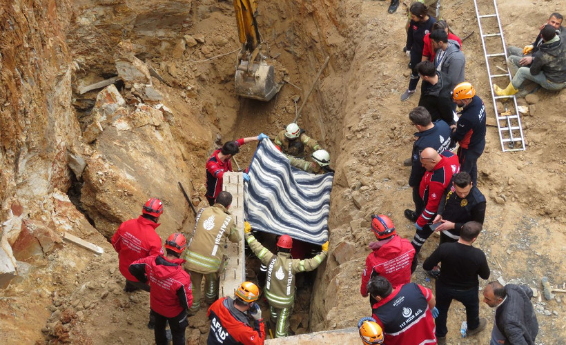 Sancaktepe'de iş cinayeti: Toprak altında kalan işçi öldü