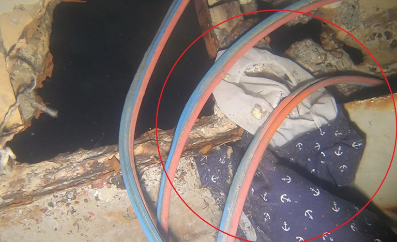 Bursa'da batan geminin mürettebatını arama çalışmaları sürüyor: Cüzdan, ayakkabı ve kıyafetler bulundu