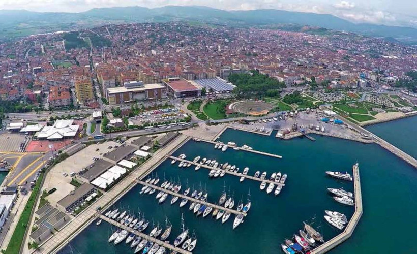 İstanbul'a yakın. Ülkenin en huzurlu illerinden biriymiş.. Akın akın emekliler gidiyor