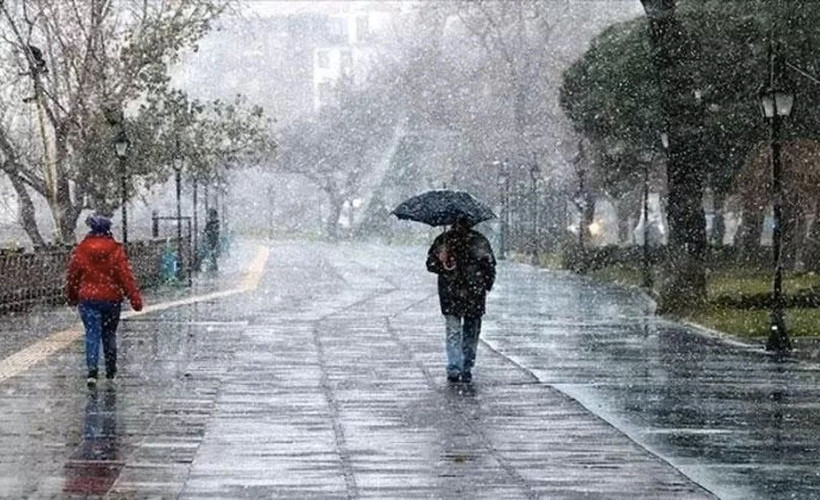 Meteoroloji uyardı: Fırtına, sağanak yağış ve toz taşınımı bekleniyor