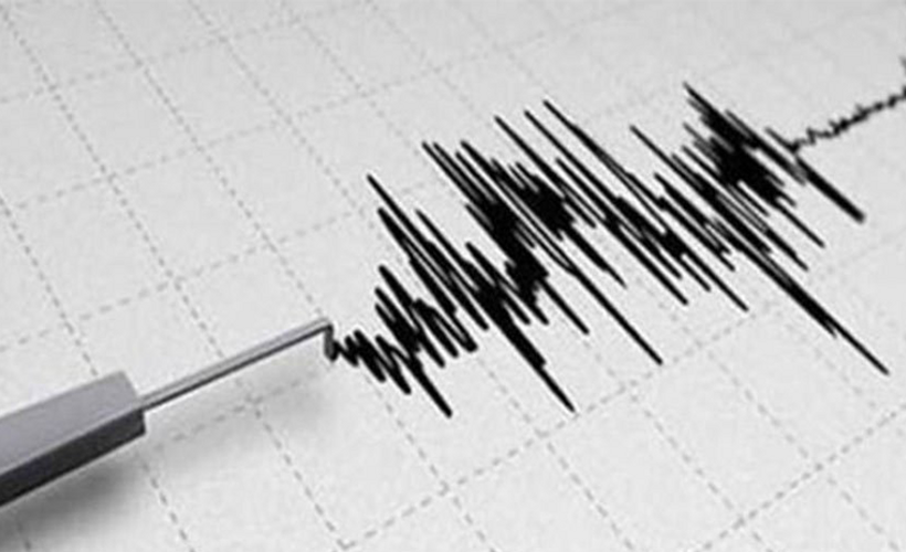 Endonezya'da şiddetli deprem
