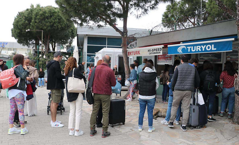 Kapıda vize uygulaması başladı: Yunan adaları için bayram yoğunluğu