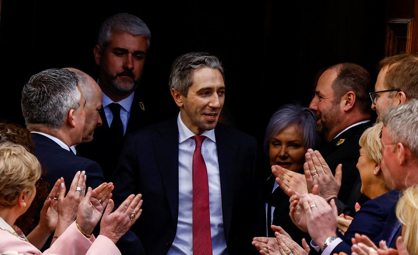 Simon Harris İrlanda'nın en genç başbakanı oldu