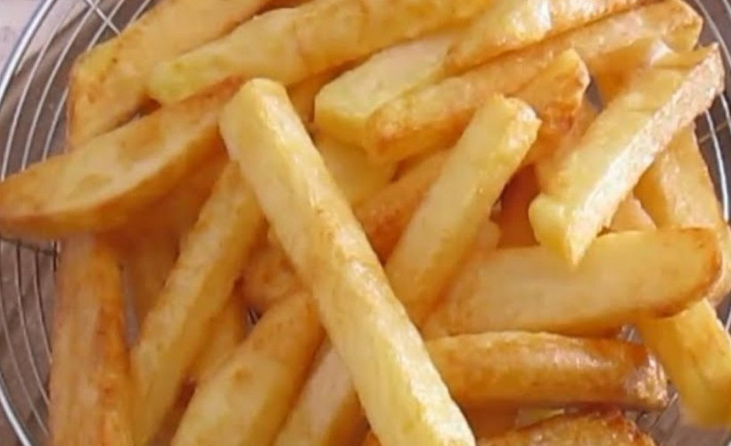 Kızartma yaparken yağ çekmemesini sağlayan basit teknik! Patates asla erimiyor
