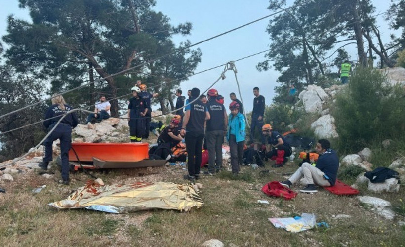 Teleferik kazasında yaralananlardan iki kişi taburcu, üç kişinin tedavisi sürüyor