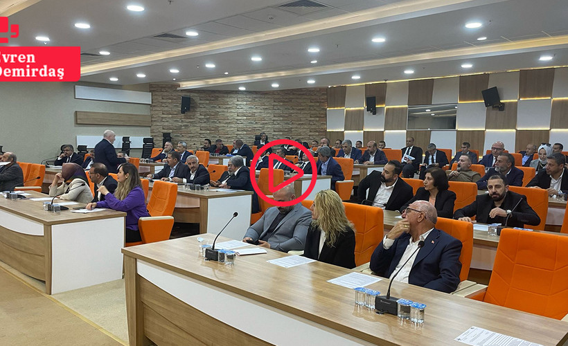 AKP’li başkan komisyon üyesi sayısını 5’ten 3’e düşürdü… AKP ve CHP’li Meclis üyeleri birbirine girdi