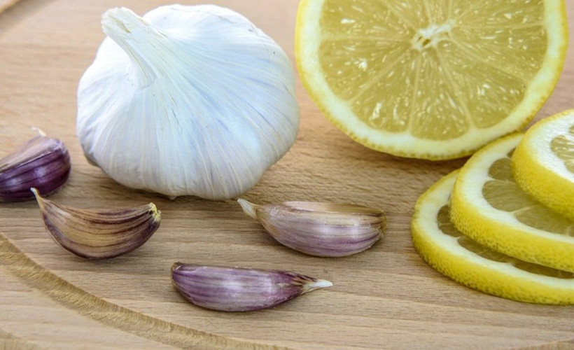 Limon + Sarımsak gücü! Birleştiklerinde bakın ne oluyor? Birçok kişi bilmiyordu...