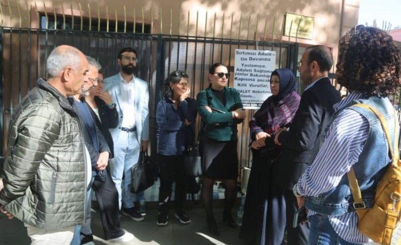 Emine Şenyaşar'ın adalet nöbeti 84'üncü gününde: Parti ve derneklerden destek