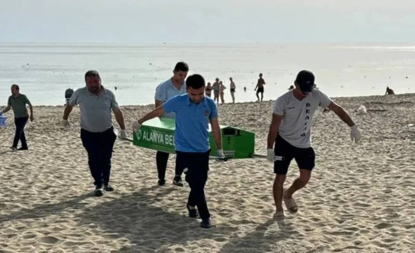 Alanya'da bir turist sahilde ölü bulundu