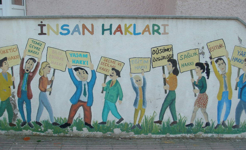 ABD’den 86 sayfalık insan hakları raporu: Türkiye'de Kürtler, mülteciler, gazeteciler ve LGBTİ+'lar şiddete maruz kalıyor