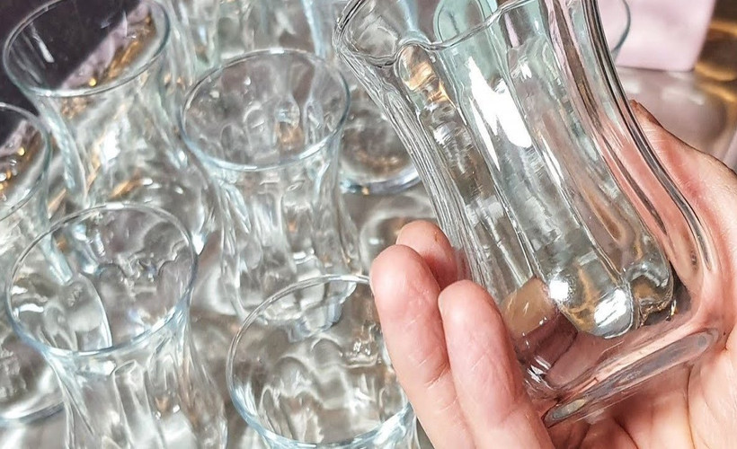 Bulaşık makinesinde matlaşan bardakları temizlemenin yolu! Bardaklarda leke bile kalmıyor