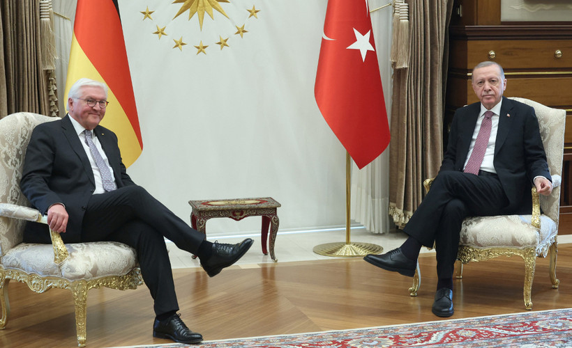 Alman basını: Steinmeier seyahat güzergâhıyla Erdoğan'la arasına kritik bir mesafe koydu