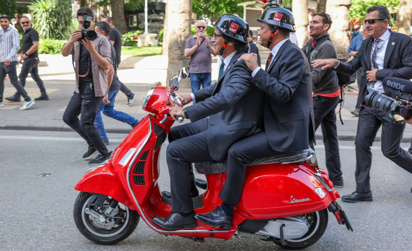 Özgür Özel sözünü tuttu, Denizli il başkanına motor hediye etti