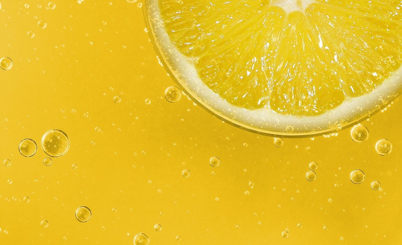 Eskilerin yöntemlerinden! Limonun bilinmeyen gücü. Bakın tuzla birleşince ne işe yarıyor?