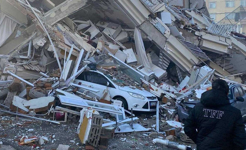 Depremde yıkılan binanın 'bulunamayan' şüphelisine PTT kargo teslim etmiş
