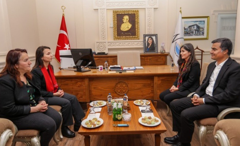 Hatimoğulları, Van Büyükşehir Belediyesi’ni ziyaret etti: 'Kentlerimizin gelişimi için çalışacağız'