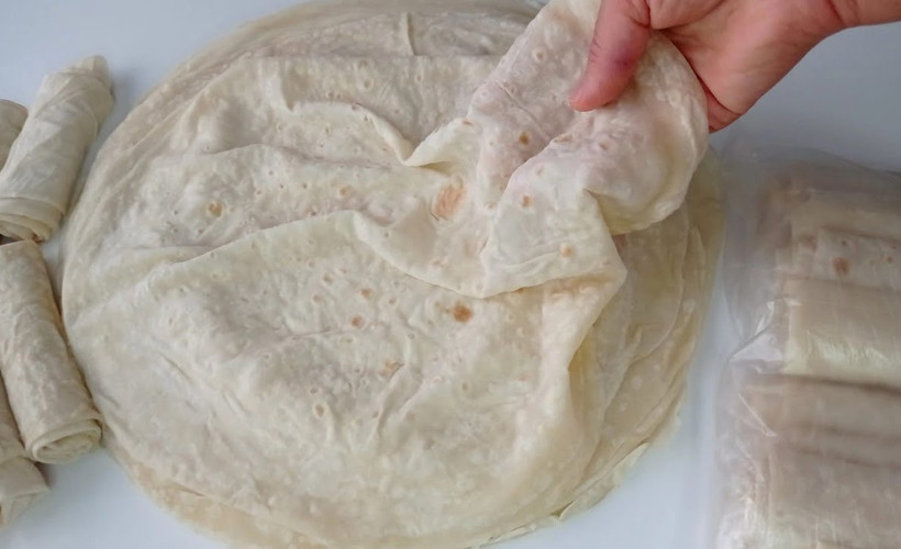 Yufka hamuruna 1 kaşık ekleyin yufkalarınızın paraşüt gibi açılıyor ve asla yırtılmıyor