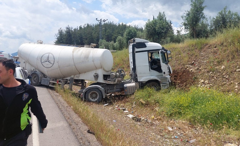 Antep'te minibüsle beton mikseri çarpıştı: Dokuz ölü, 10 yaralı